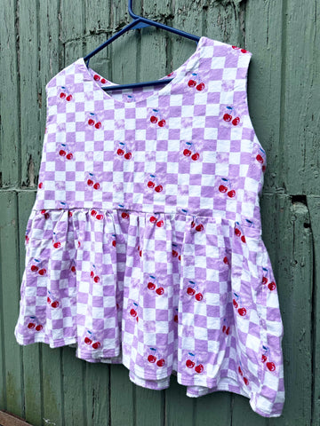 Adult large sleeveless peplum top